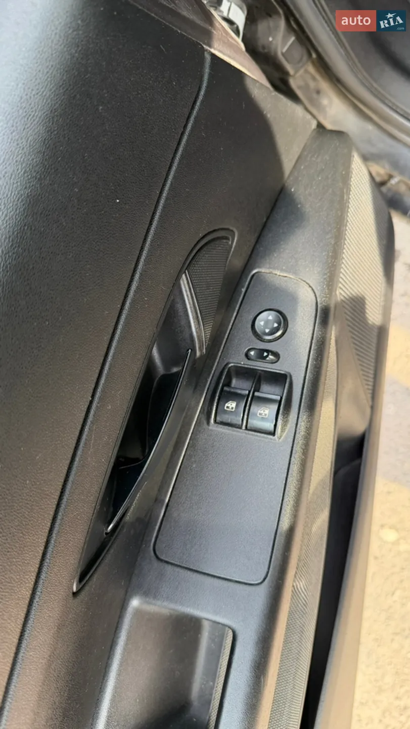 2011 Fiat Linea - мініатюра 18