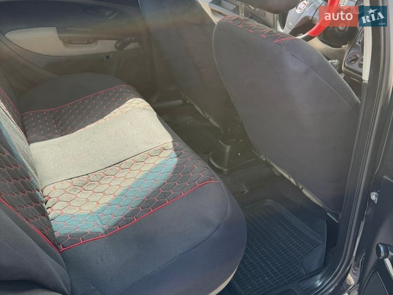 Седан Fiat Linea 2010 в Кропивницком фото 29 Седан Fiat Linea 2010 в Кропивницком