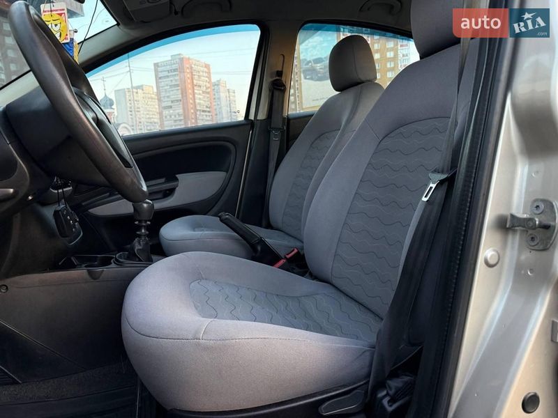 Седан Fiat Linea 2014 в Киеве