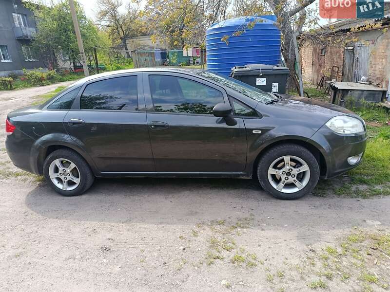Седан Fiat Linea 2013 в Апостолово