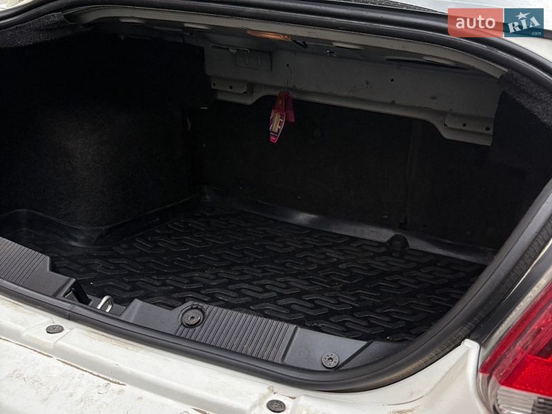 Седан Fiat Linea 2012 в Ладыжине