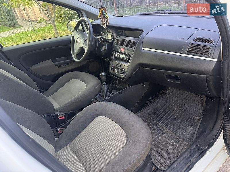 Седан Fiat Linea 2012 в Кривом Роге