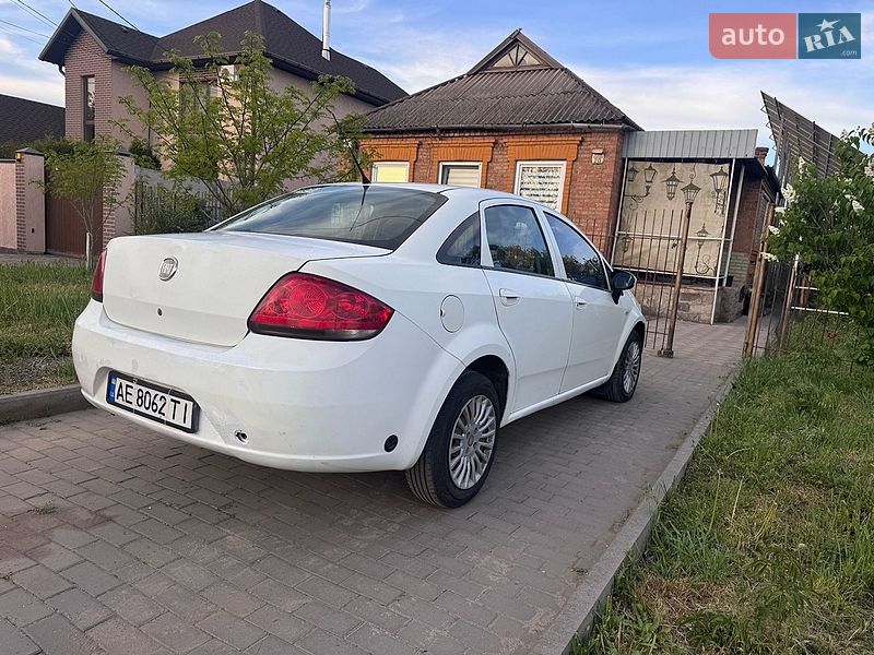Седан Fiat Linea 2012 в Кривом Роге