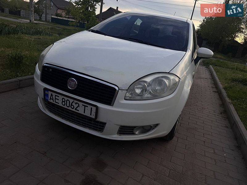 Седан Fiat Linea 2012 в Кривом Роге