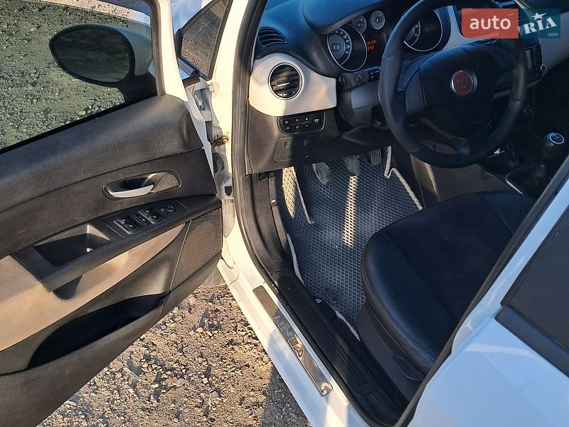 Седан Fiat Linea 2013 в Турці