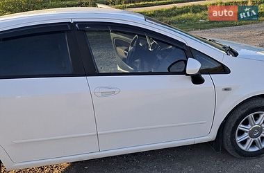 Седан Fiat Linea 2013 в Турке