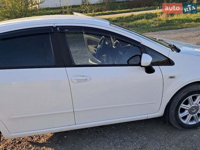 Седан Fiat Linea 2013 в Турке