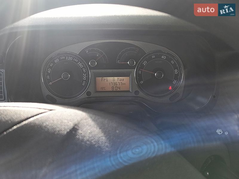 Седан Fiat Linea 2012 в Киеве