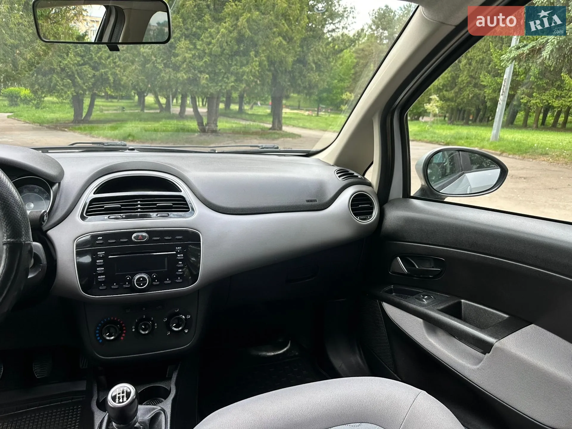 2015 Fiat Linea - мініатюра 61