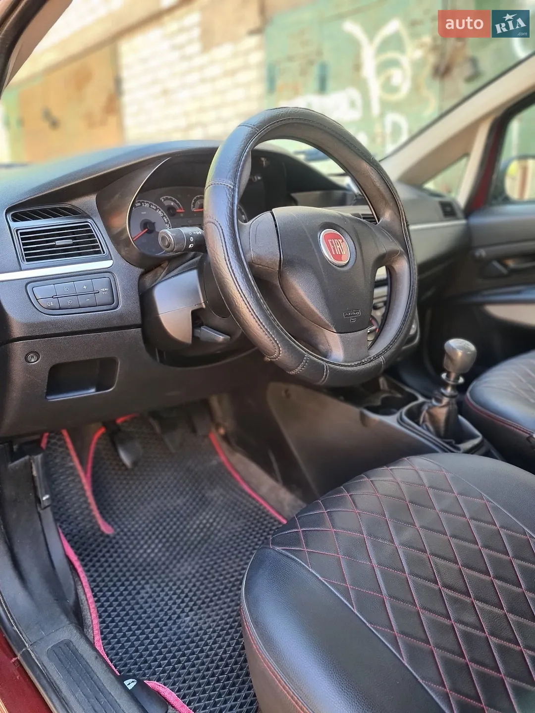 2010 Fiat Linea - мініатюра 18