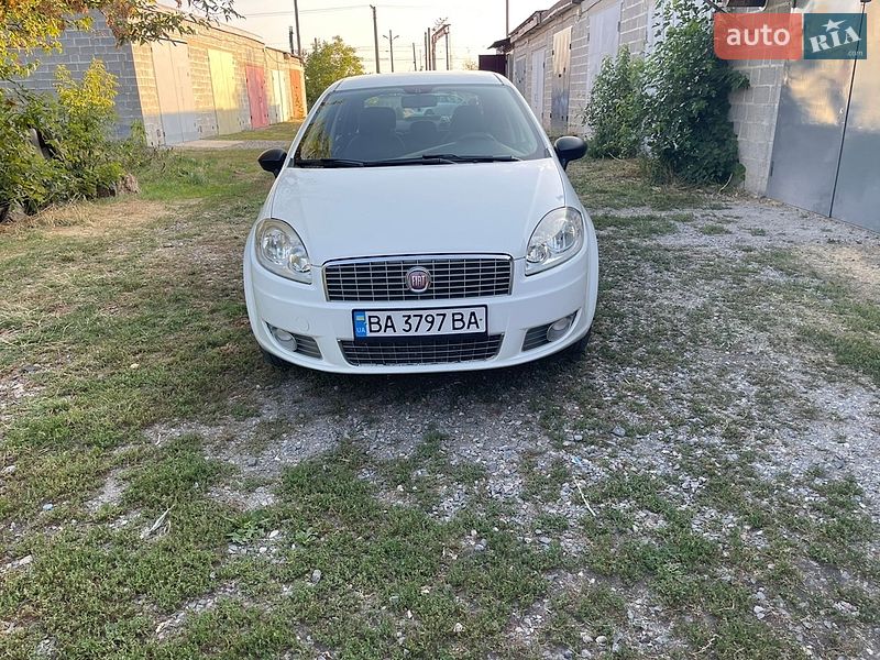 Седан Fiat Linea 2012 в Знаменке