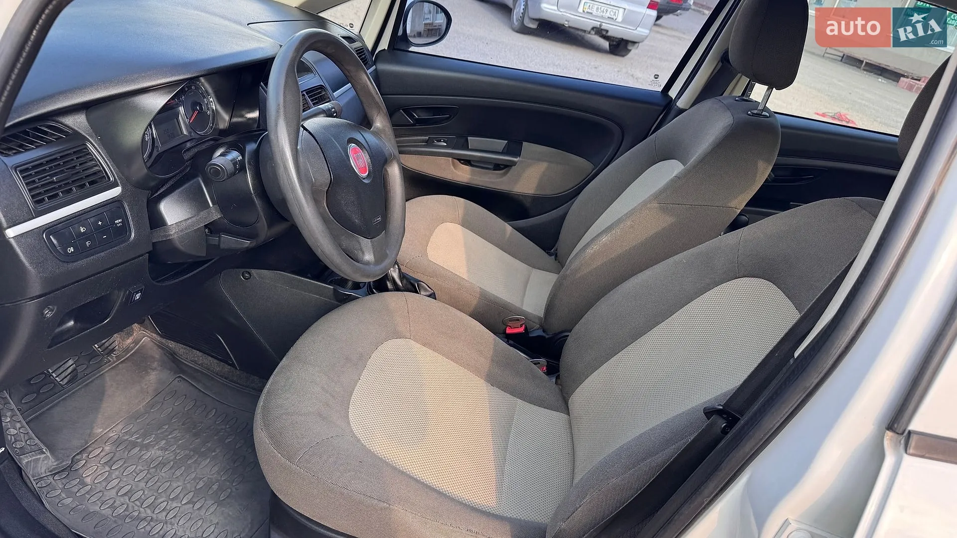 2012 Fiat Linea - мініатюра 13