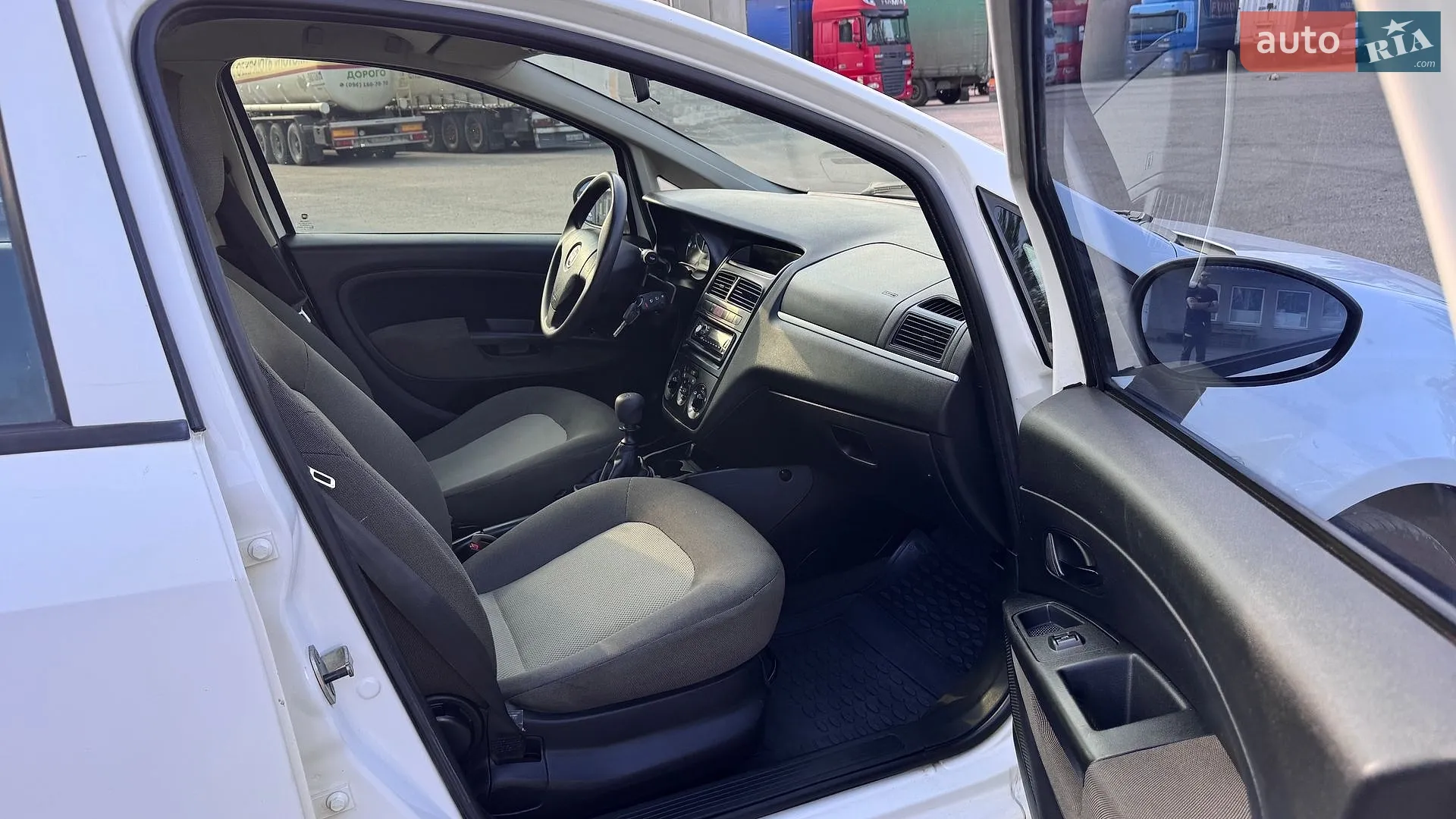 2012 Fiat Linea - мініатюра 21