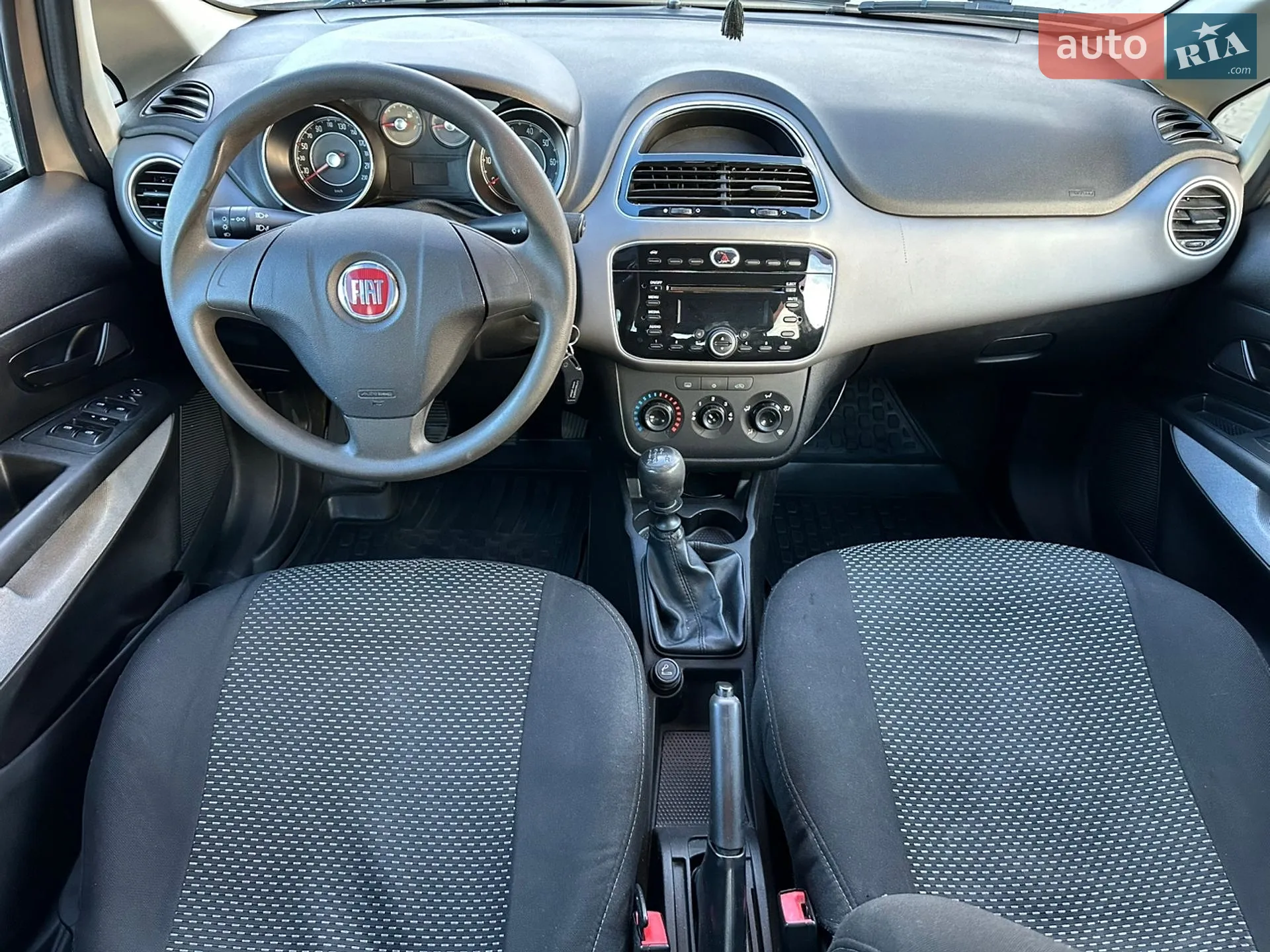 2013 Fiat Linea - мініатюра 18