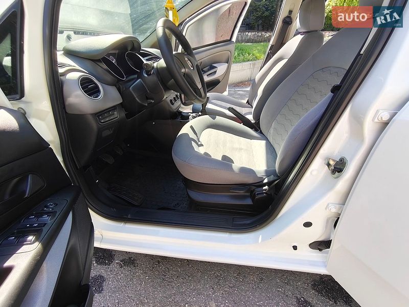 Седан Fiat Linea 2013 в Кривому Розі