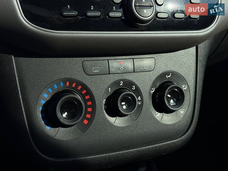 Седан Fiat Linea 2013 в Киеве фото 21 Седан Fiat Linea 2013 в Киеве