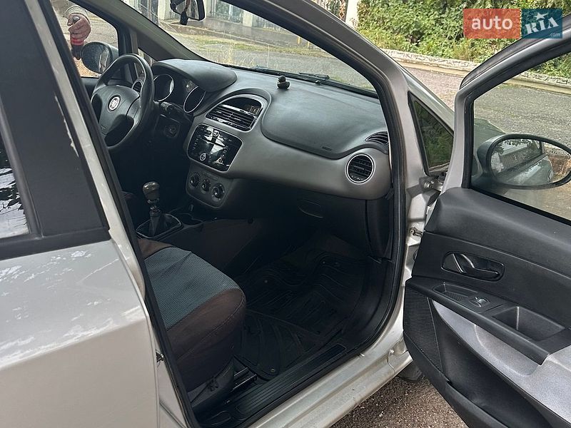 2013 Fiat Linea, VIN ZFA32300006602040:plate — zdjęcie 1 (autoria)