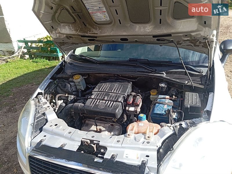 Седан Fiat Linea 2011 в Судовой Вишне
