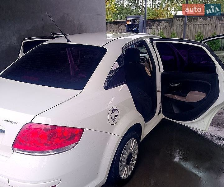 Седан Fiat Linea 2013 в Бучі