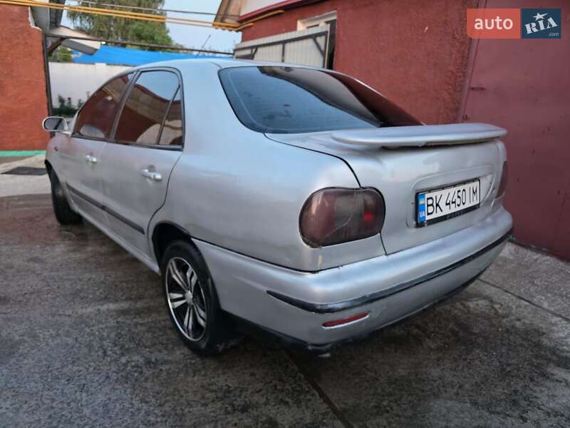 Седан Fiat Marea 2000 в Ровно