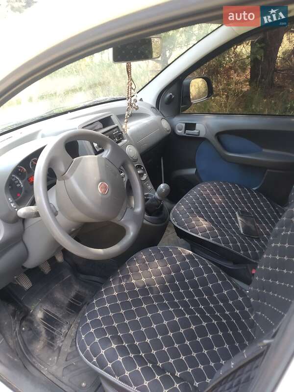 Хетчбек Fiat Panda 2010 в Краснограді