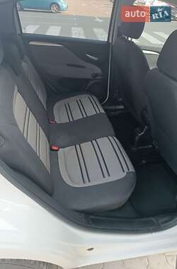 Хэтчбек Fiat Punto Evo 2011 в 