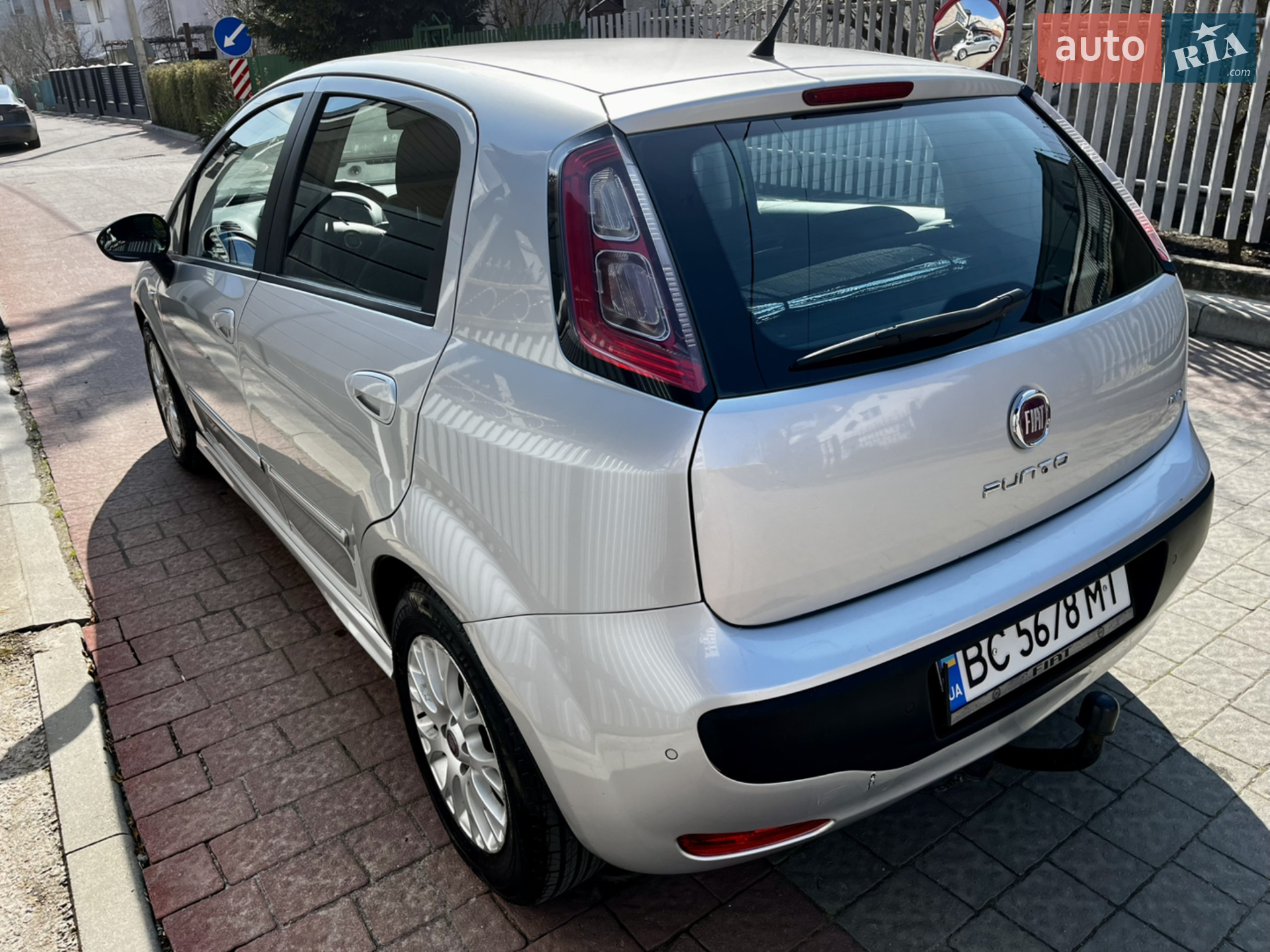 2010 Fiat Punto - мініатюра 2