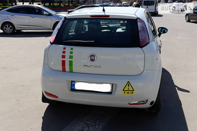 Хэтчбек Fiat Punto 2012 в Дубно