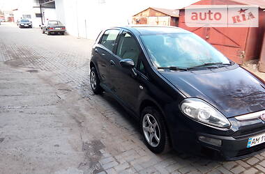 Хэтчбек Fiat Punto 2011 в 