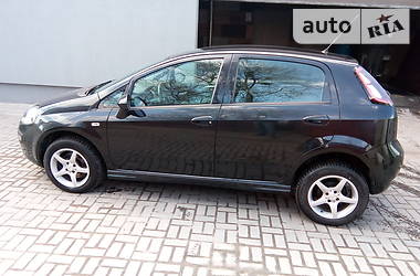 Хэтчбек Fiat Punto 2011 в 
