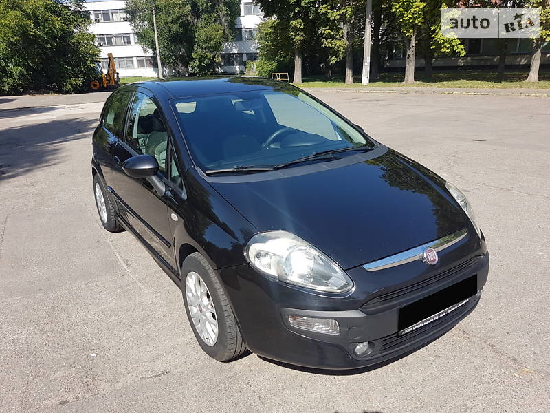 Хетчбек Fiat Punto 2011 в Києві фото 3 Хетчбек Fiat Punto 2011 в Києві