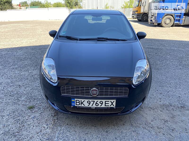 Хетчбек Fiat Punto 2009 в Рівному