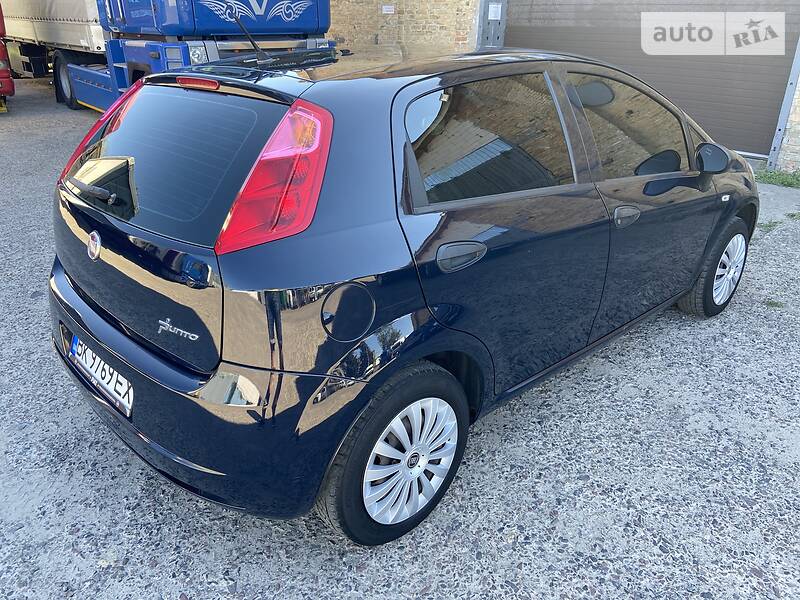 Хетчбек Fiat Punto 2009 в Рівному