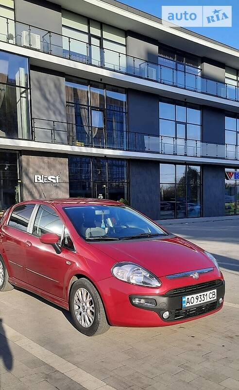 Хэтчбек Fiat Punto 2010 в Ужгороде