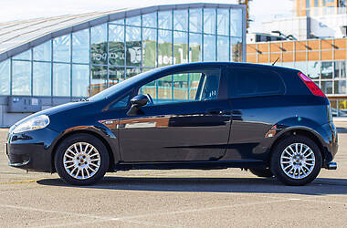 Хетчбек Fiat Punto 2008 в 