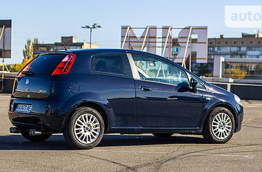 Хетчбек Fiat Punto 2008 в 
