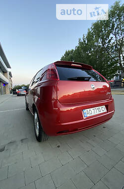 Хэтчбек Fiat Punto 2007 в 