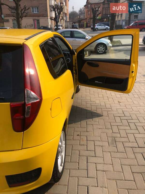 Универсал Fiat Punto 2003 в Черновцах