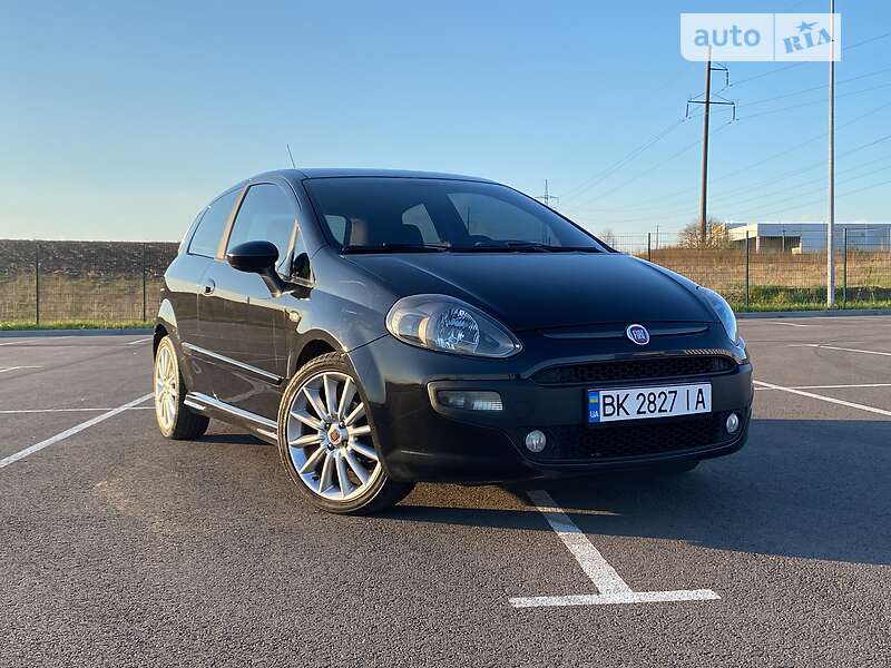 Хэтчбек Fiat Punto 2009 в 