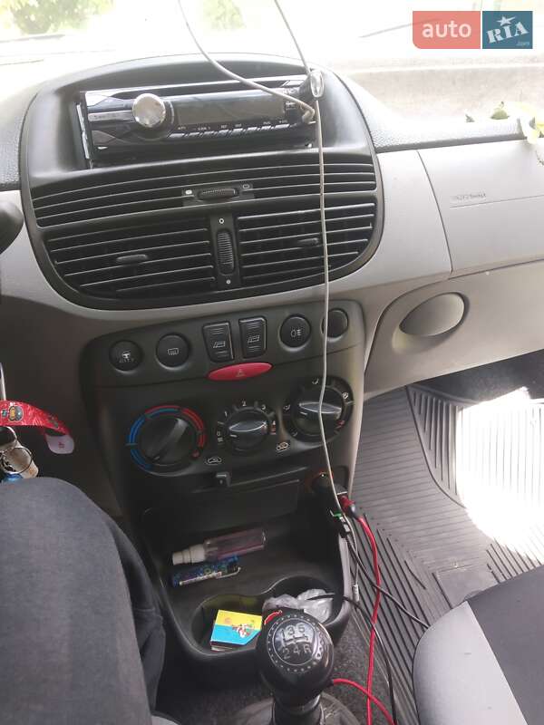 Позашляховик / Кросовер Fiat Punto 2000 в Чернівцях