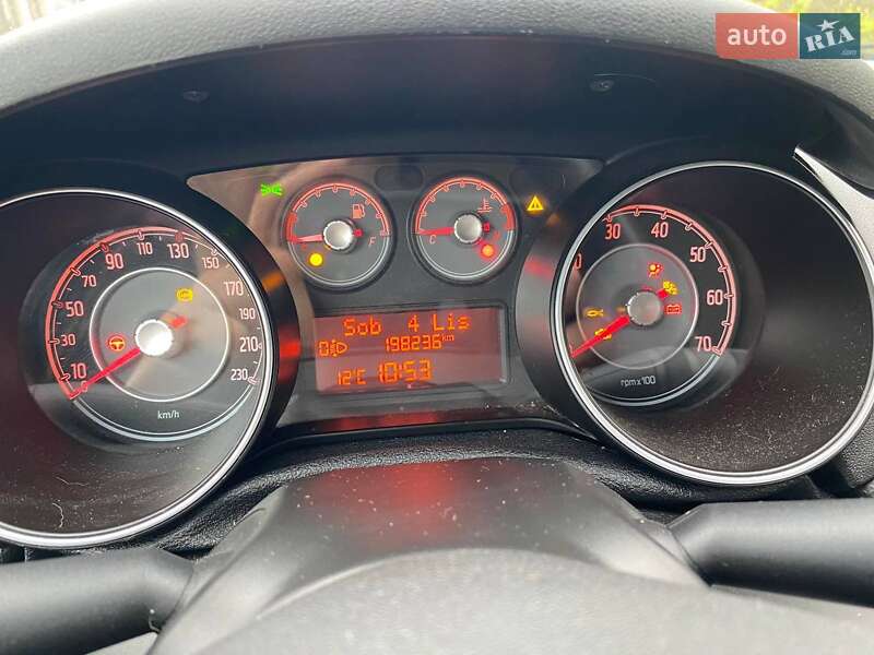 Хэтчбек Fiat Punto 2013 в Черновцах