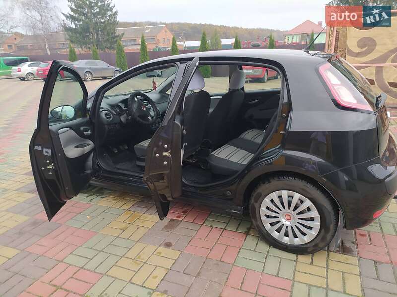 Хэтчбек Fiat Punto 2011 в Изяславе