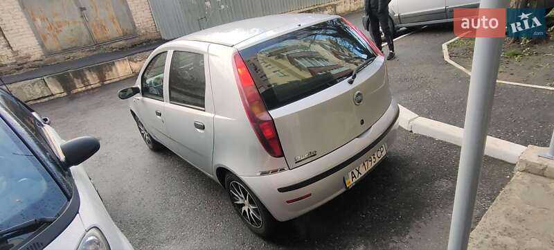 Хэтчбек Fiat Punto 2007 в Киеве