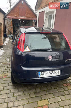 Хэтчбек Fiat Punto 2010 в 