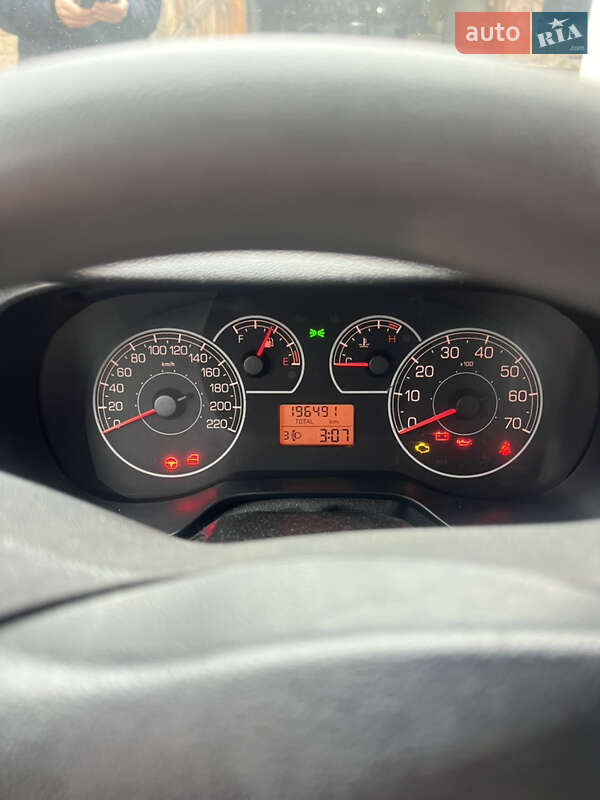 Хэтчбек Fiat Punto 2010 в Луцке