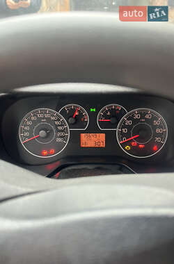 Хэтчбек Fiat Punto 2010 в 