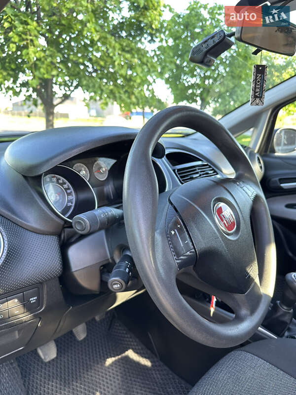 Хэтчбек Fiat Punto 2011 в Луцке