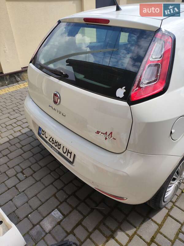 Хэтчбек Fiat Punto 2013 в Львове