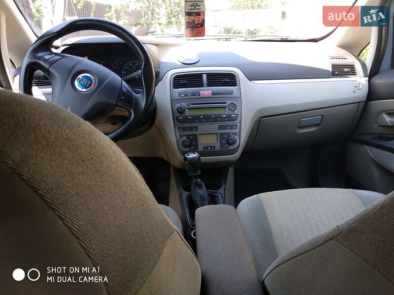 Хэтчбек Fiat Punto 2006 в Котельве