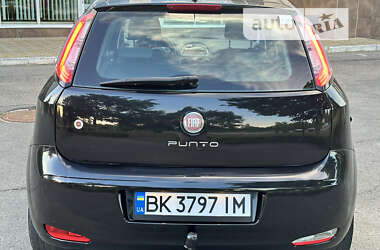Хэтчбек Fiat Punto 2012 в Остроге